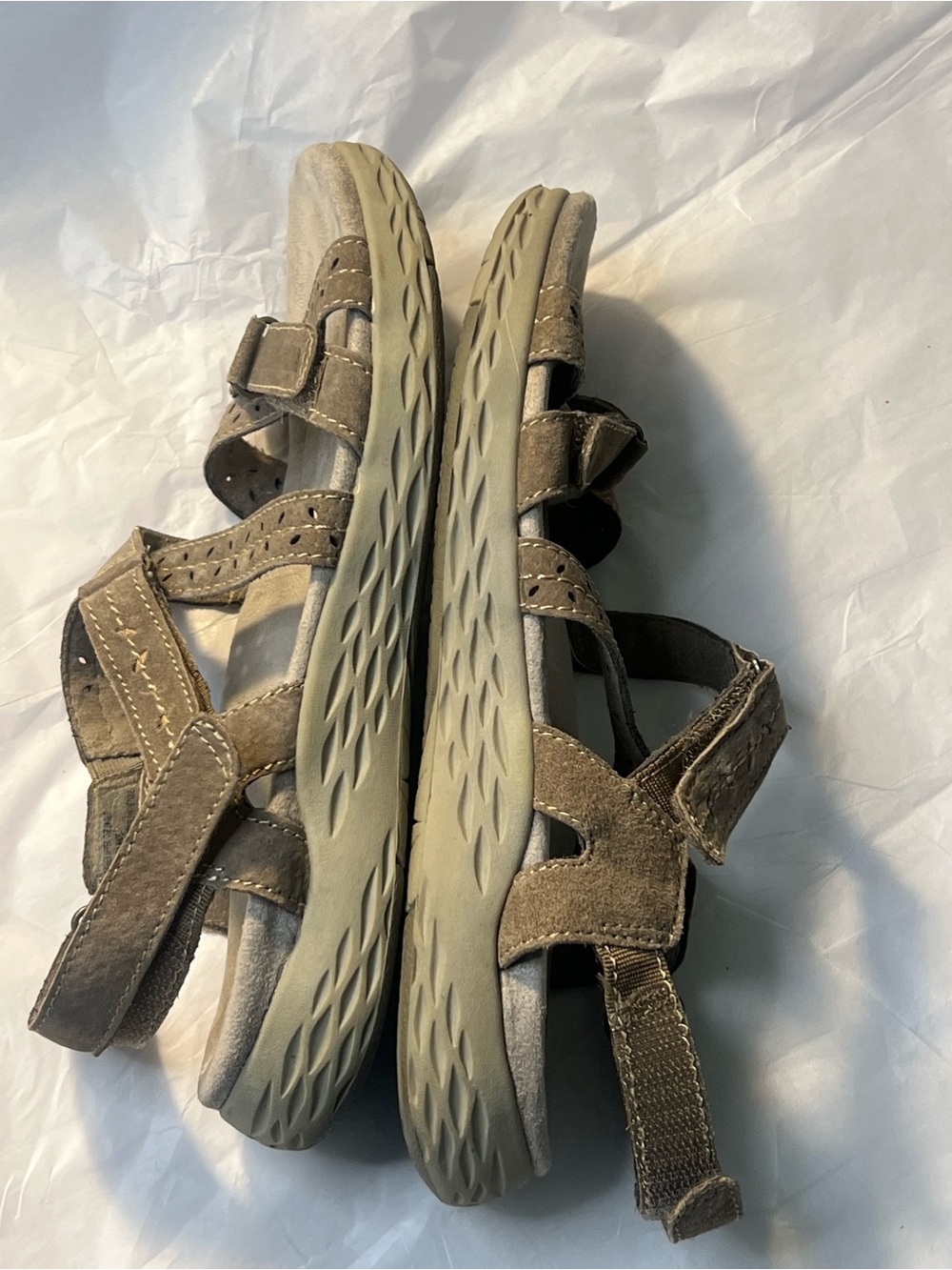 Earth Origins Taupe Strappy Lightweight Women's Sandals - Picture 4 of 11